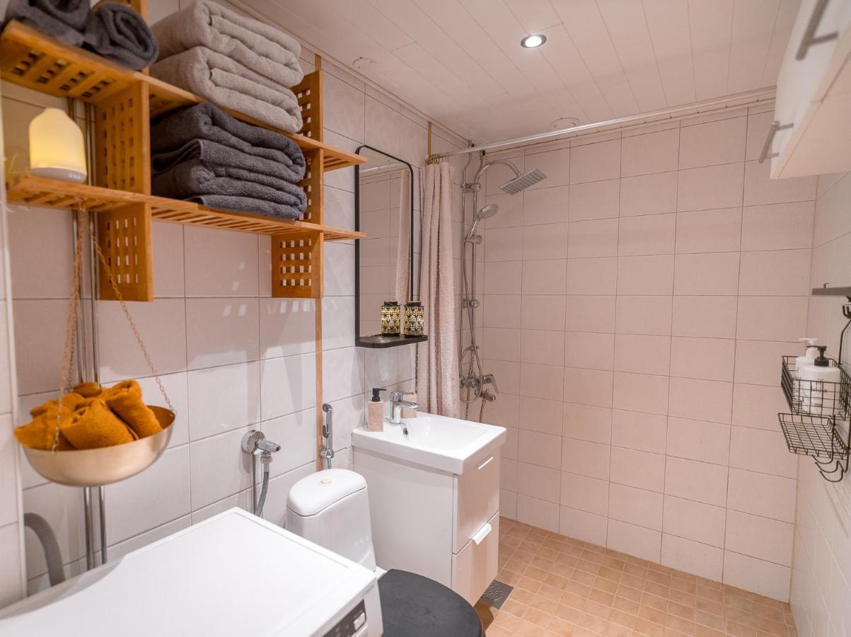 Апартаменты Nordic Gem Near Railway Station, Free Parking And Wifi Рованиеми Экстерьер фото